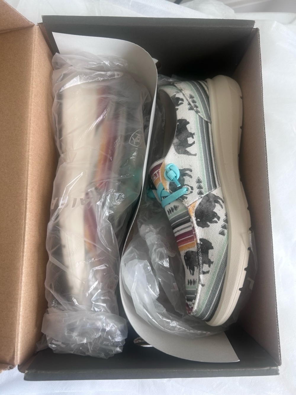Ariat Women’s Canvas Slip On Hilo Casual Shoe in Multicolor Buffalo Print - Picture 5 of 6